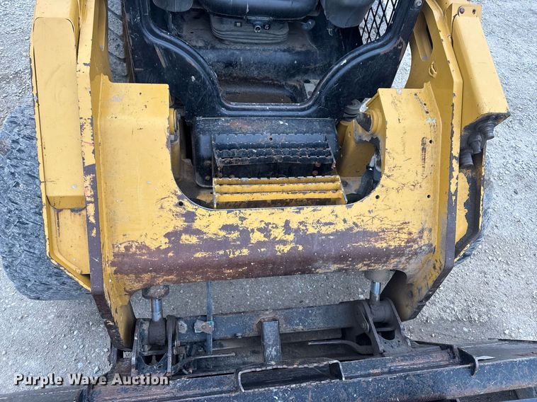 image for item DV4085 2014 Caterpillar 262D skid steer loader
