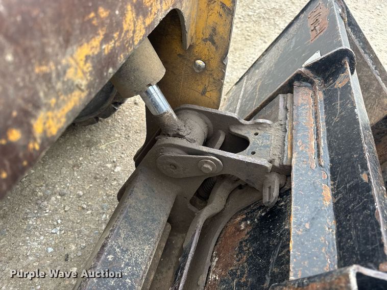 image for item DV4085 2014 Caterpillar 262D skid steer loader