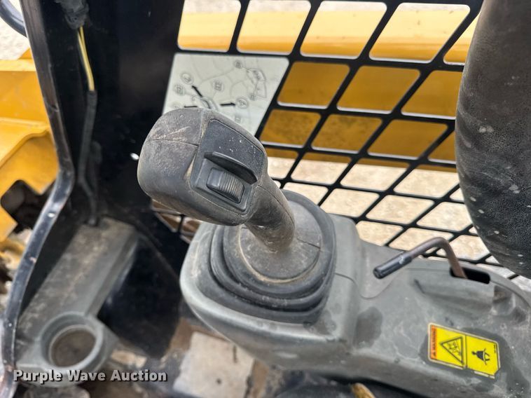 image for item DV4085 2014 Caterpillar 262D skid steer loader