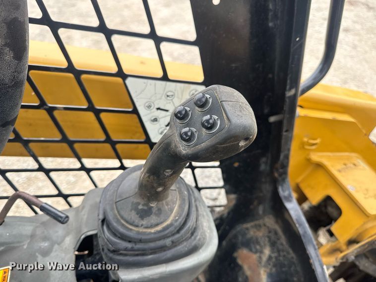 image for item DV4085 2014 Caterpillar 262D skid steer loader