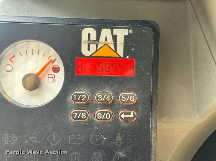 image for item DV4085 2014 Caterpillar 262D skid steer loader
