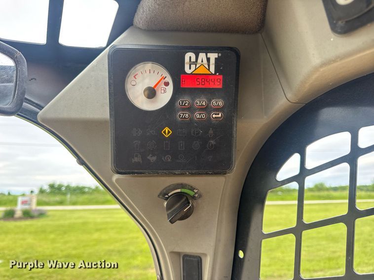 image for item DV4085 2014 Caterpillar 262D skid steer loader