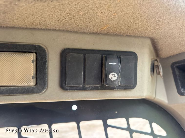 image for item DV4085 2014 Caterpillar 262D skid steer loader