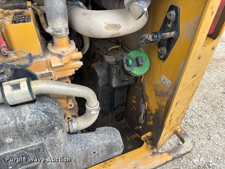image for item DV4085 2014 Caterpillar 262D skid steer loader