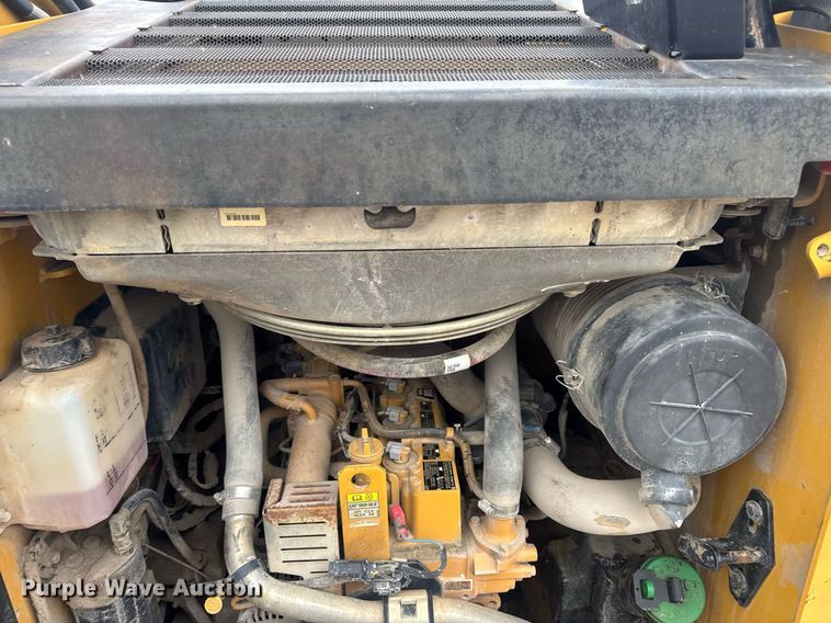 image for item DV4085 2014 Caterpillar 262D skid steer loader