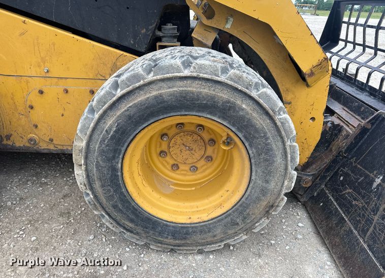 image for item DV4085 2014 Caterpillar 262D skid steer loader