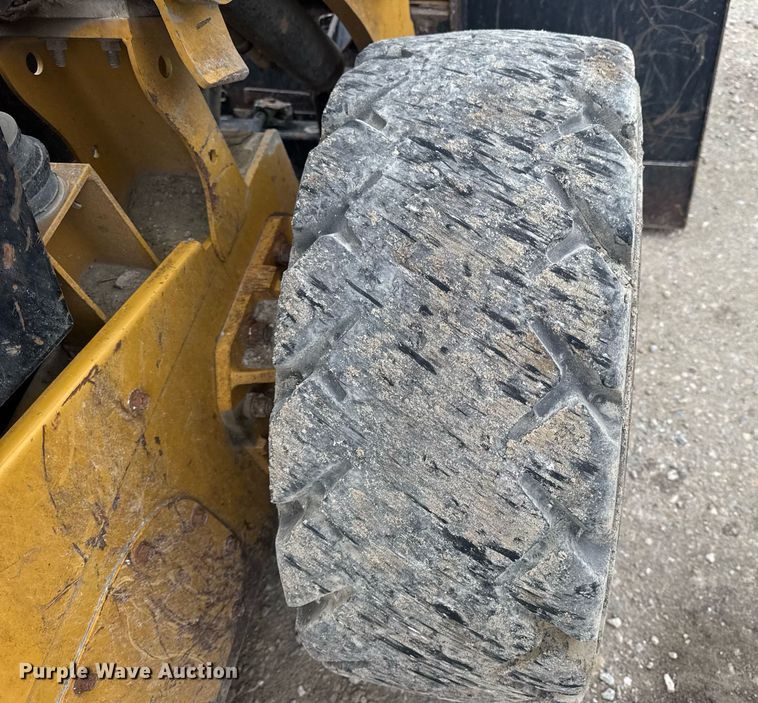 image for item DV4085 2014 Caterpillar 262D skid steer loader