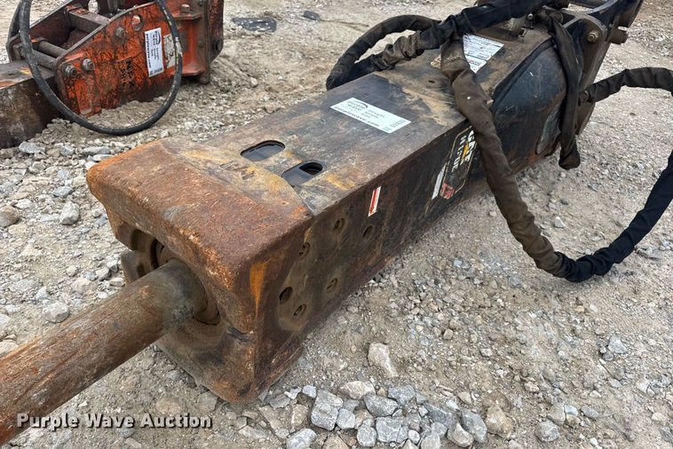 image for item DV4086 Caterpillar H120ES breaker