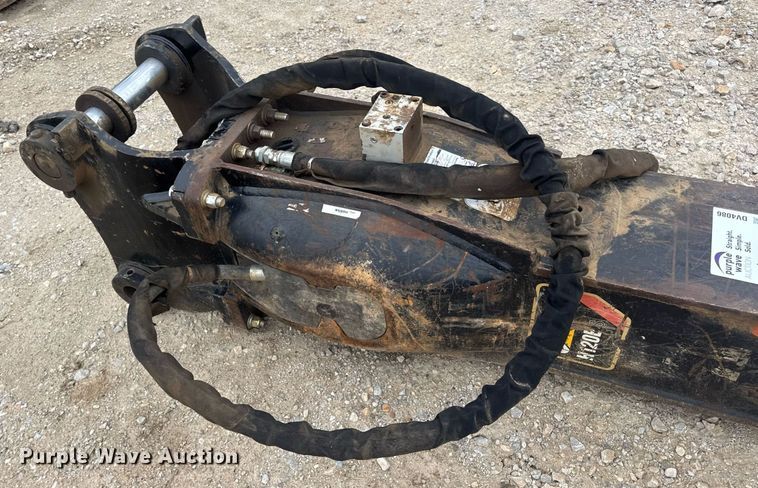 image for item DV4086 Caterpillar H120ES breaker