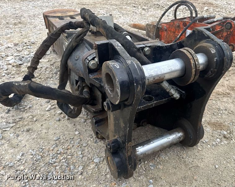 image for item DV4086 Caterpillar H120ES breaker