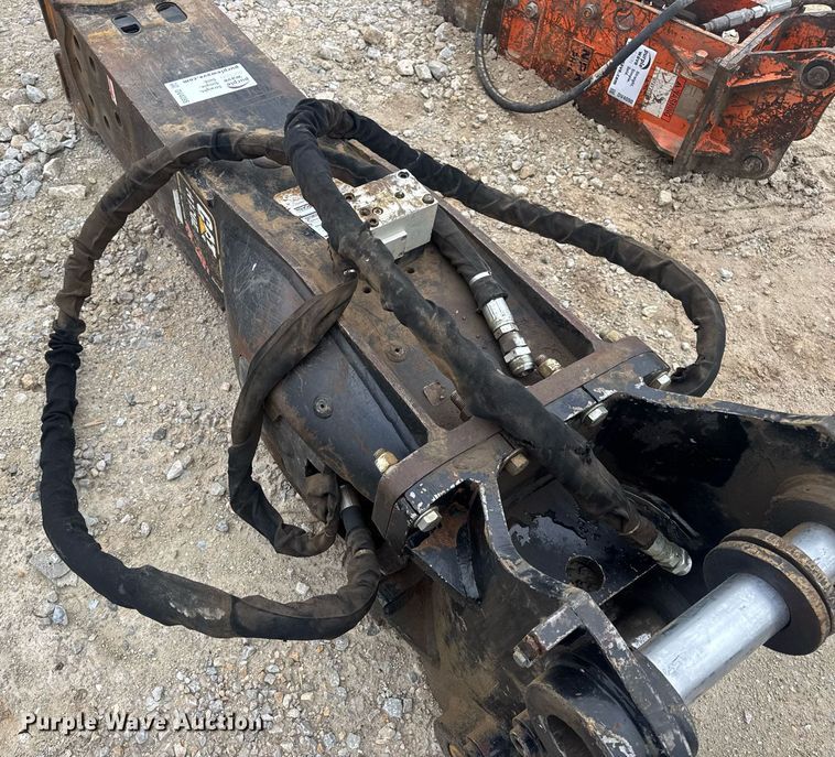 image for item DV4086 Caterpillar H120ES breaker