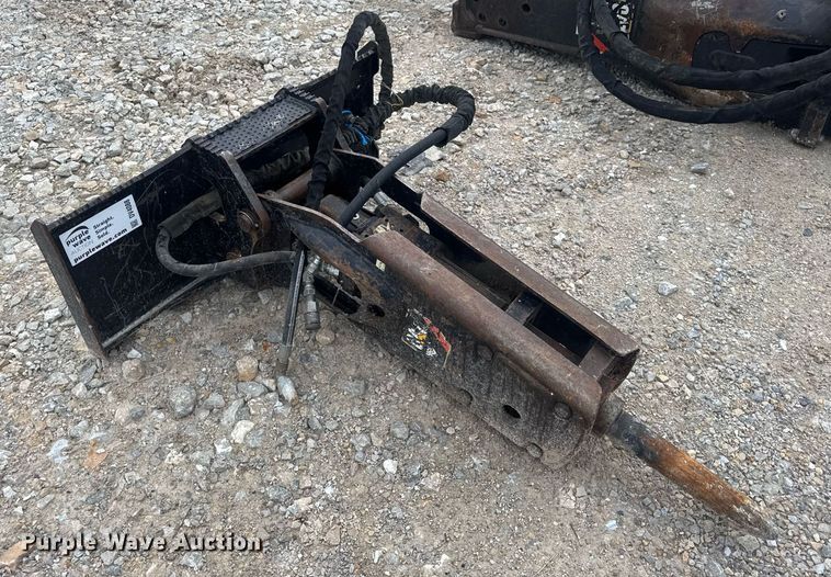 image for item DV4088 Caterpillar HH65EP skid steer breaker