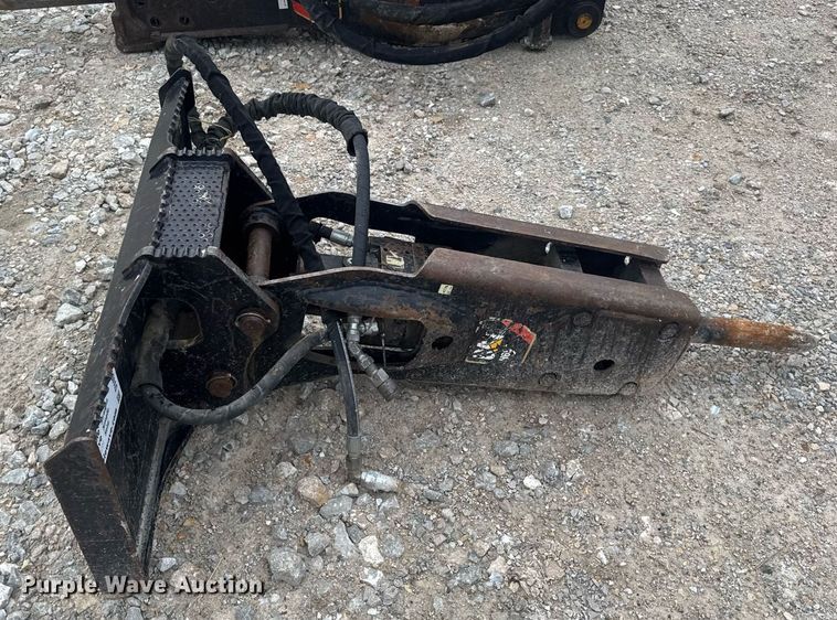 image for item DV4088 Caterpillar HH65EP skid steer breaker