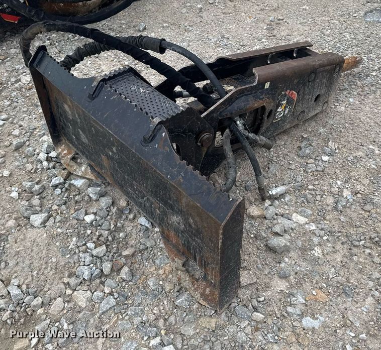 image for item DV4088 Caterpillar HH65EP skid steer breaker