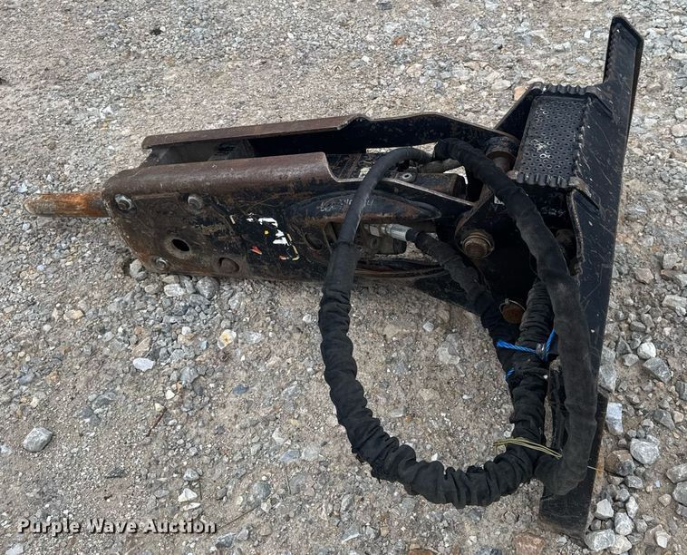 image for item DV4088 Caterpillar HH65EP skid steer breaker