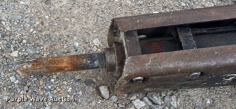 image for item DV4088 Caterpillar HH65EP skid steer breaker