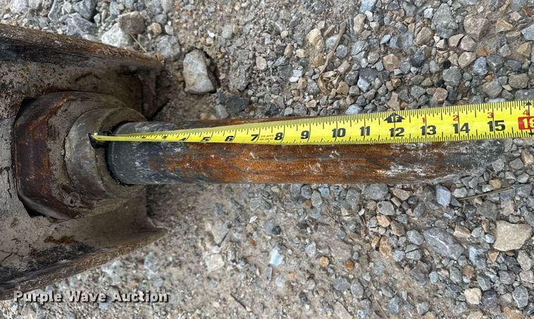 image for item DV4088 Caterpillar HH65EP skid steer breaker