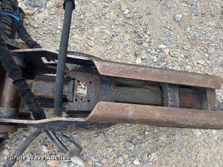 image for item DV4088 Caterpillar HH65EP skid steer breaker