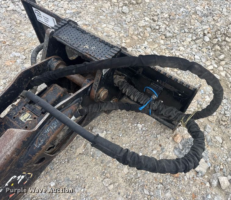 image for item DV4088 Caterpillar HH65EP skid steer breaker