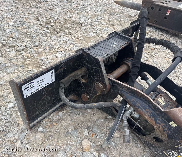 image for item DV4088 Caterpillar HH65EP skid steer breaker