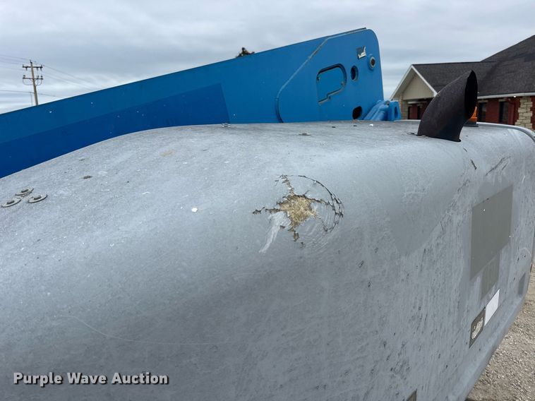 image for item DV4089 2011 Genie S-65 boom lift