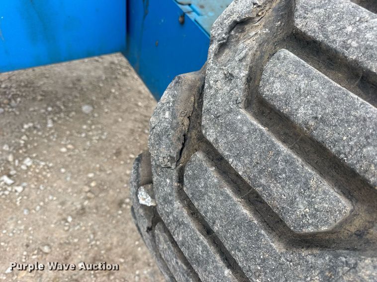 image for item DV4089 2011 Genie S-65 boom lift