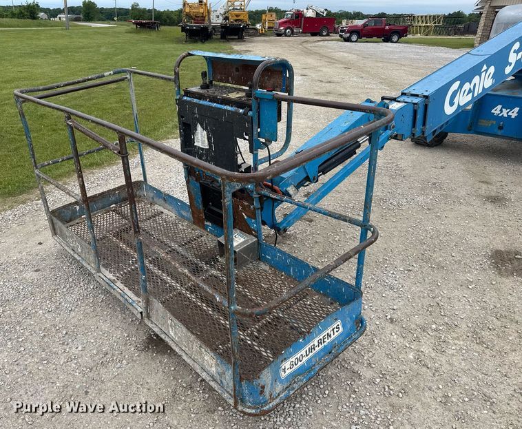 image for item DV4089 2011 Genie S-65 boom lift