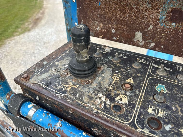 image for item DV4089 2011 Genie S-65 boom lift