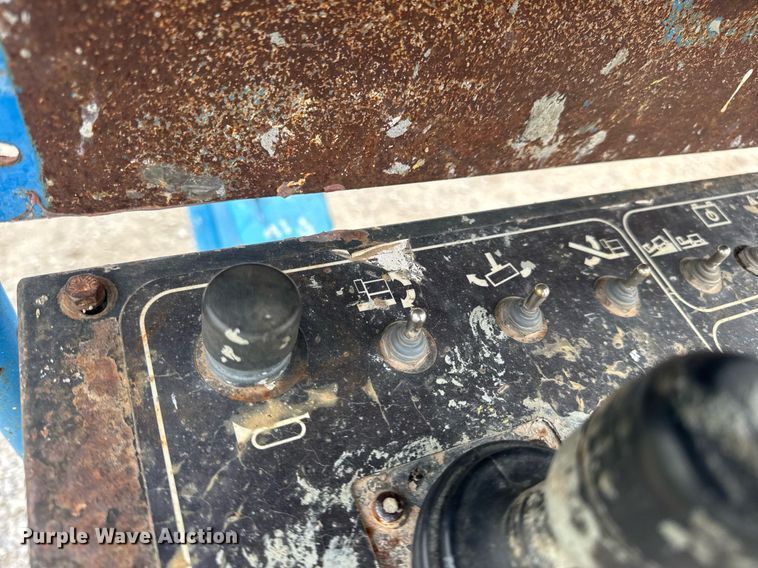 image for item DV4089 2011 Genie S-65 boom lift