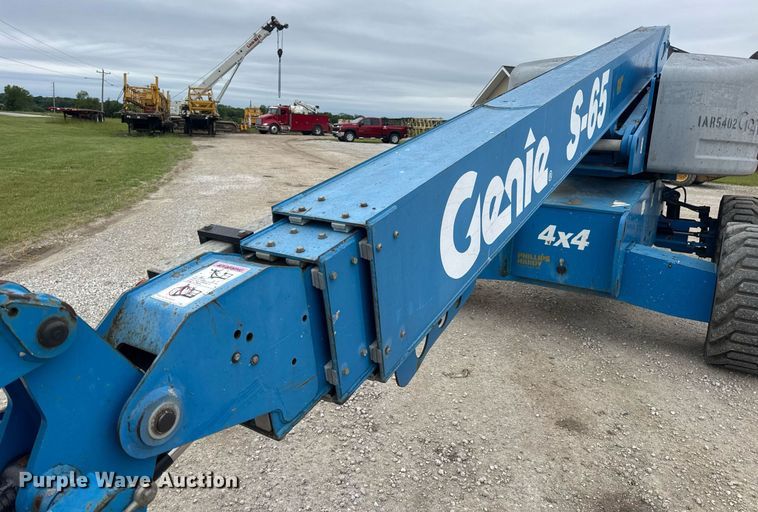 image for item DV4089 2011 Genie S-65 boom lift