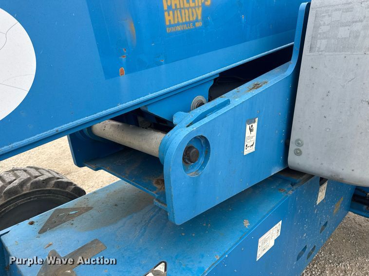 image for item DV4089 2011 Genie S-65 boom lift