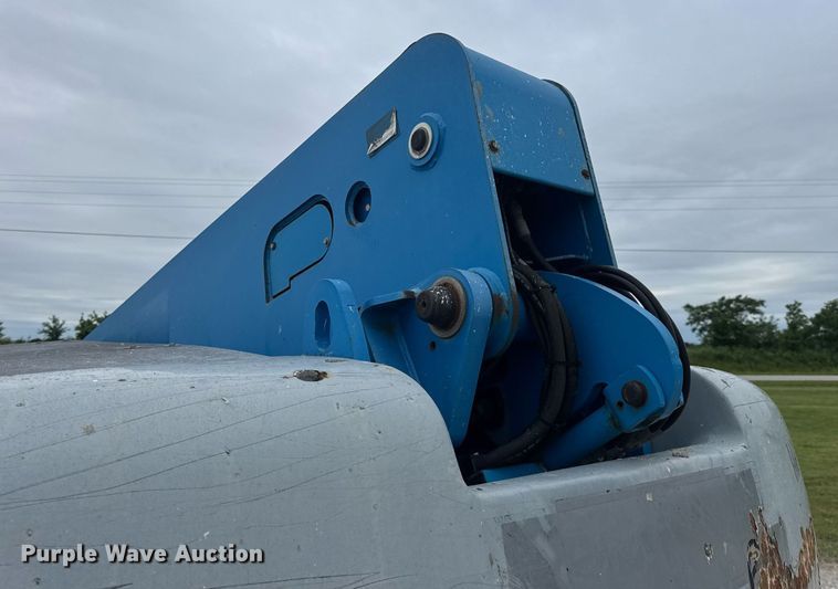 image for item DV4089 2011 Genie S-65 boom lift