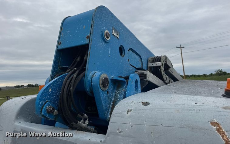 image for item DV4089 2011 Genie S-65 boom lift