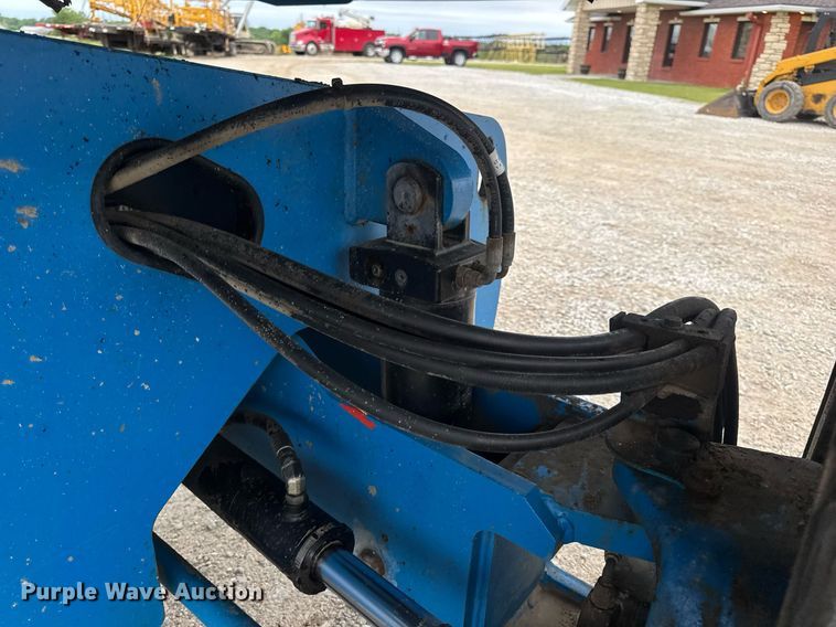image for item DV4089 2011 Genie S-65 boom lift