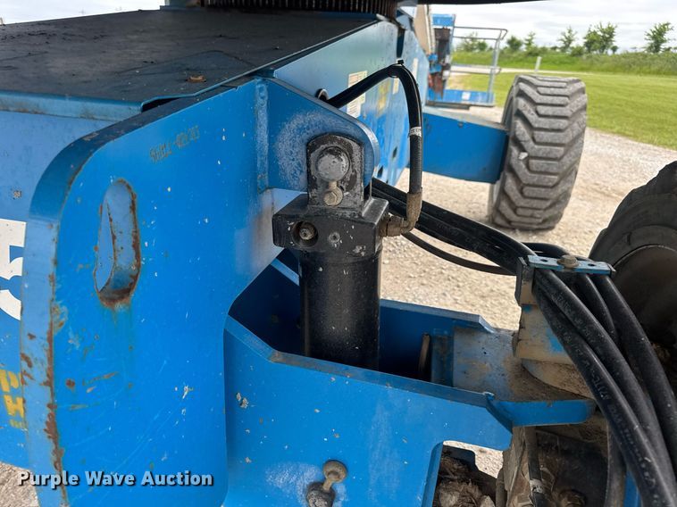 image for item DV4089 2011 Genie S-65 boom lift