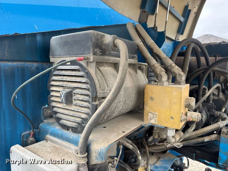 image for item DV4089 2011 Genie S-65 boom lift