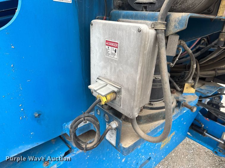 image for item DV4089 2011 Genie S-65 boom lift