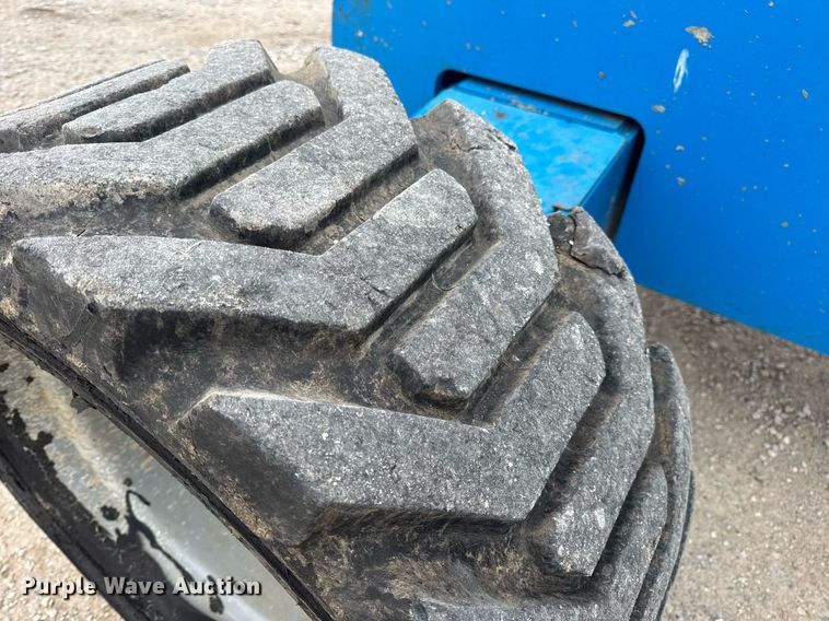 image for item DV4089 2011 Genie S-65 boom lift