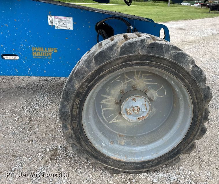 image for item DV4089 2011 Genie S-65 boom lift