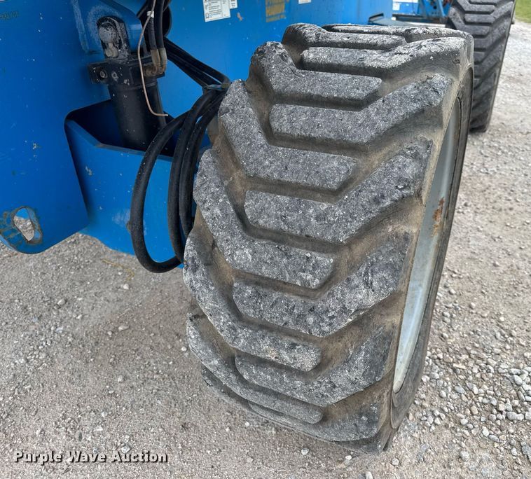 image for item DV4089 2011 Genie S-65 boom lift