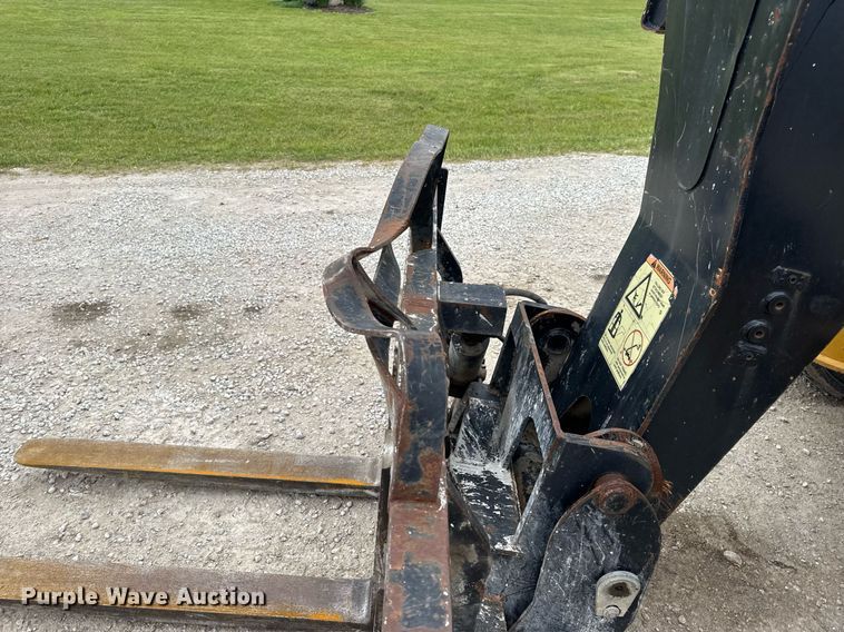 image for item DV4092 2014 Caterpillar TL1255C telehandler