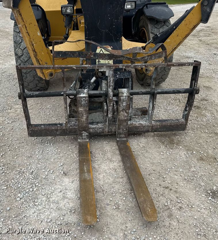 image for item DV4092 2014 Caterpillar TL1255C telehandler