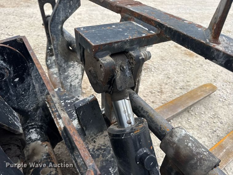 image for item DV4092 2014 Caterpillar TL1255C telehandler