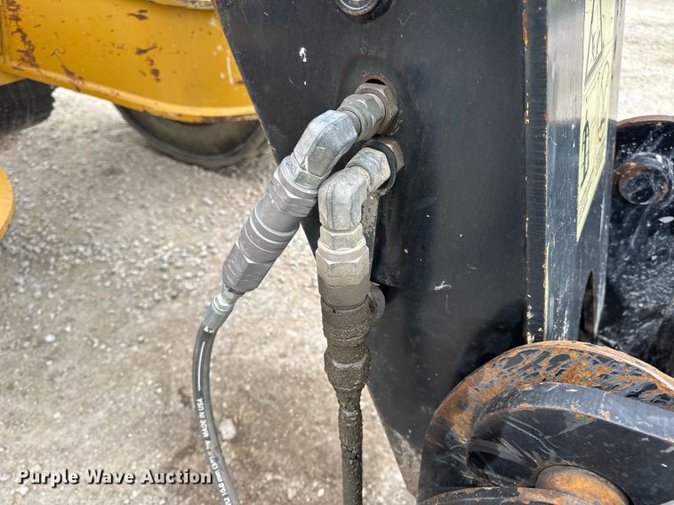 image for item DV4092 2014 Caterpillar TL1255C telehandler