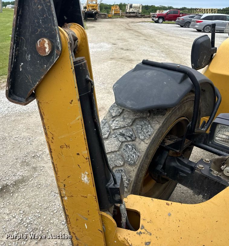 image for item DV4092 2014 Caterpillar TL1255C telehandler