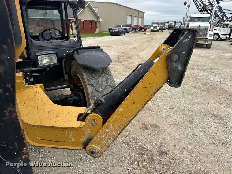 image for item DV4092 2014 Caterpillar TL1255C telehandler