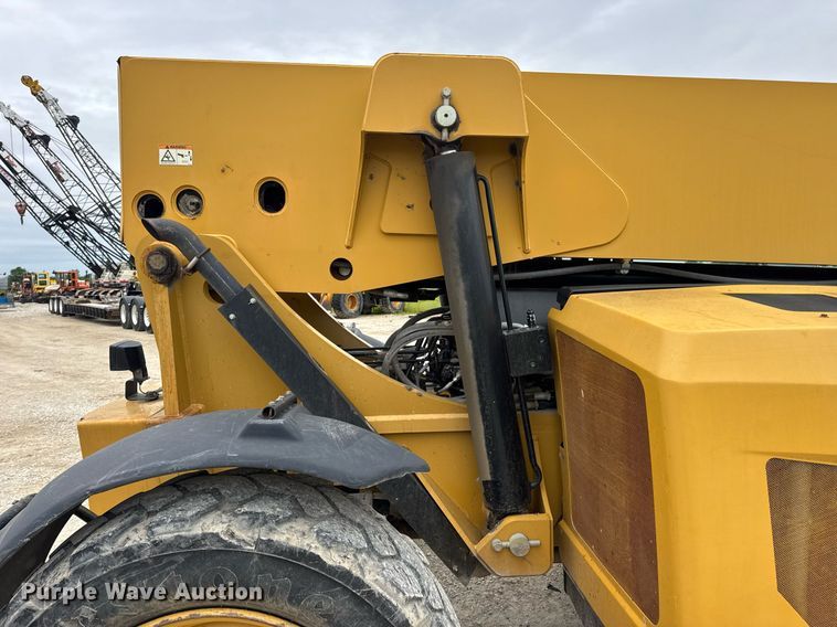 image for item DV4092 2014 Caterpillar TL1255C telehandler