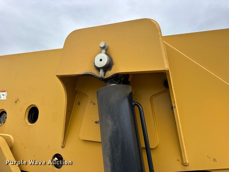 image for item DV4092 2014 Caterpillar TL1255C telehandler