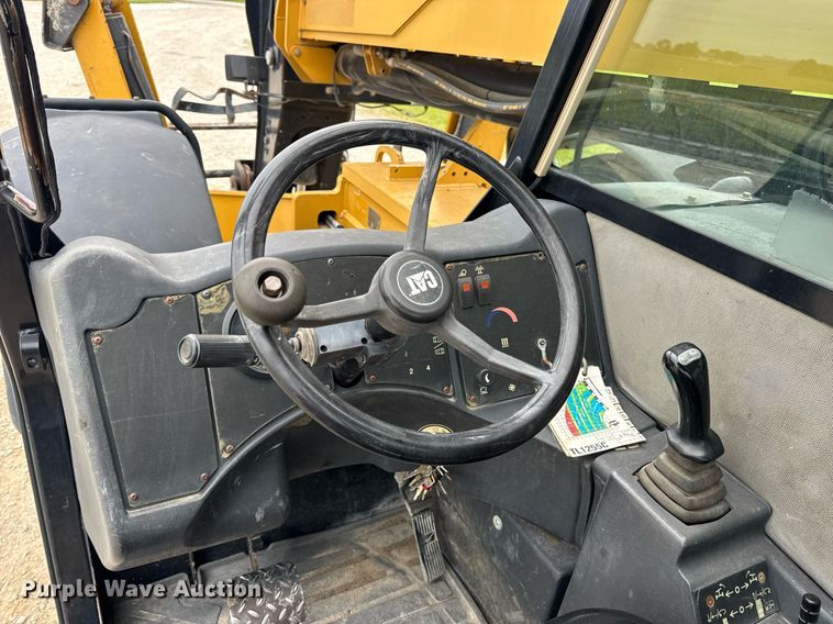 image for item DV4092 2014 Caterpillar TL1255C telehandler