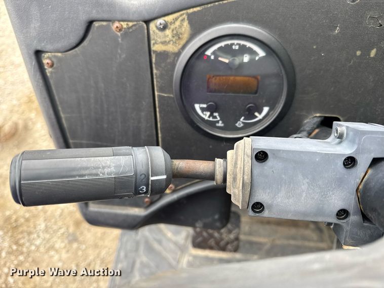 image for item DV4092 2014 Caterpillar TL1255C telehandler